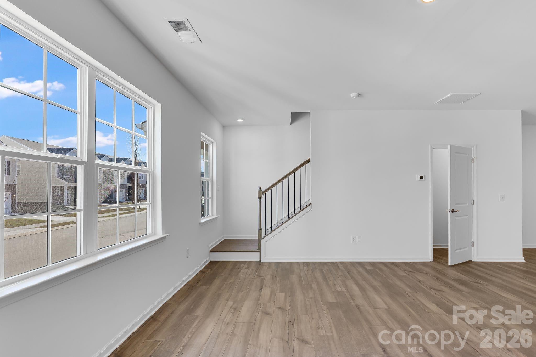 672 Sparano Loop 167