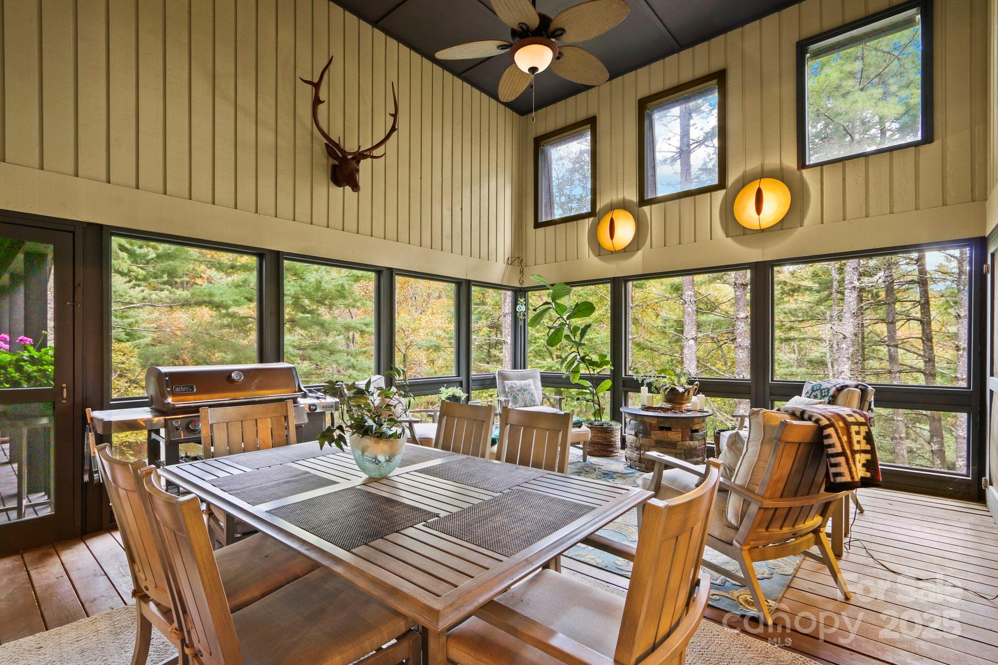 Vilas, North Carolina 28692, United States, 3 Bedrooms Bedrooms, ,4 BathroomsBathrooms,Residential,Active,229824