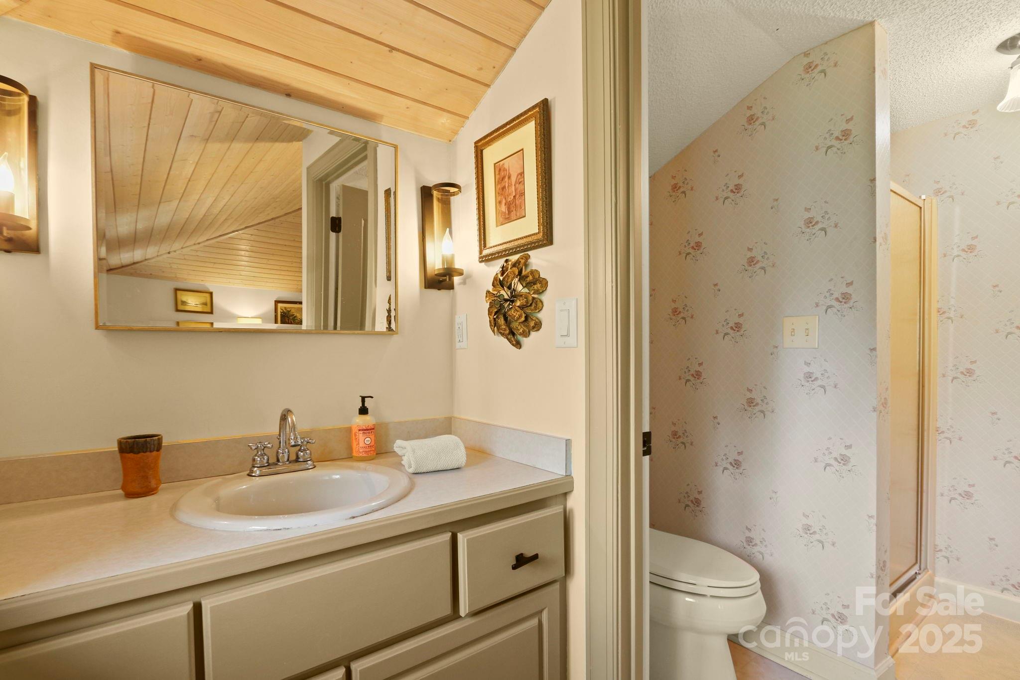 Vilas, North Carolina 28692, United States, 3 Bedrooms Bedrooms, ,4 BathroomsBathrooms,Residential,Active,229824