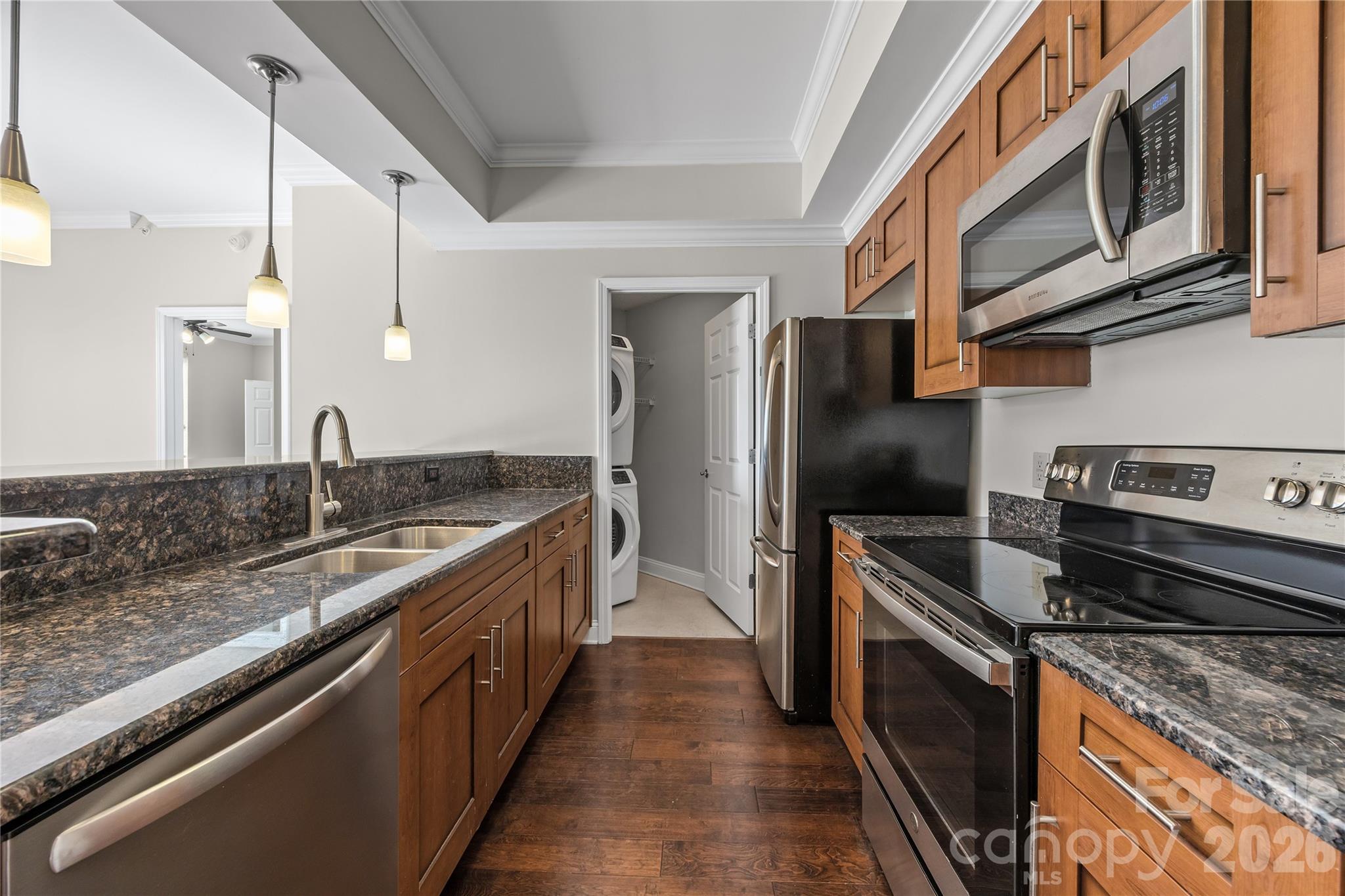300 W 5th Street 809