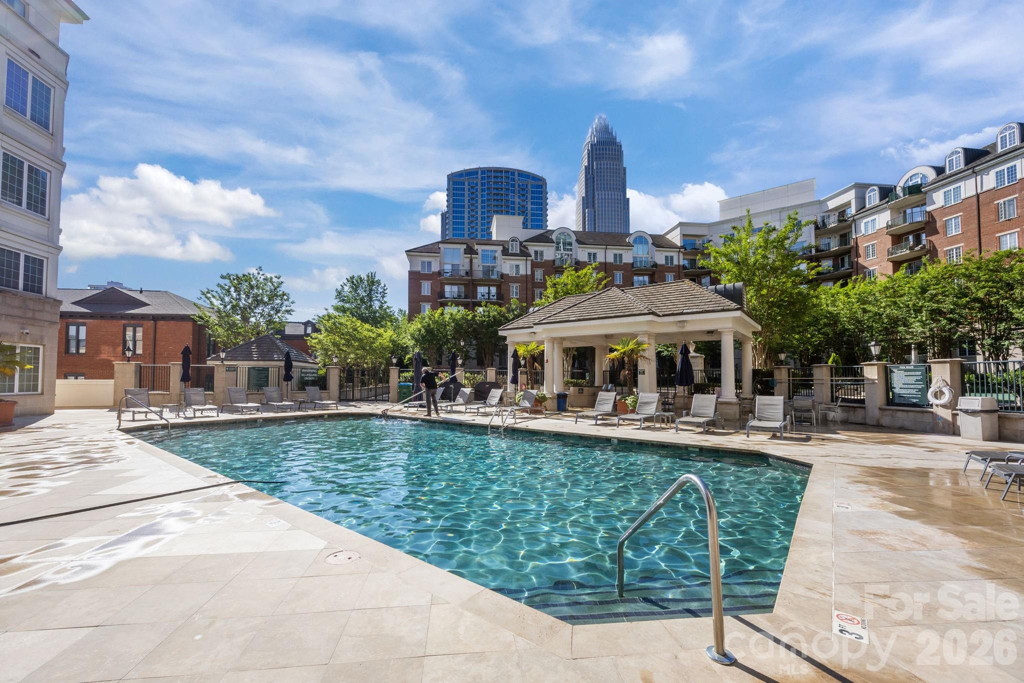 Fifth And Poplar - Residential