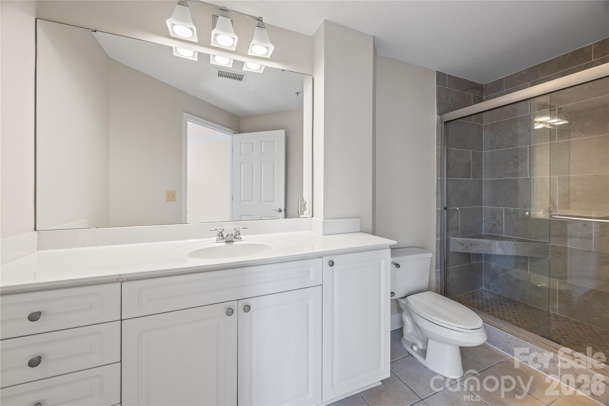 Fifth And Poplar - Residential