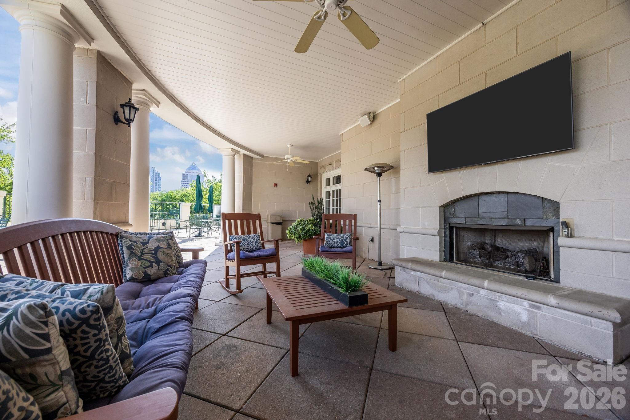 Fifth And Poplar - Residential
