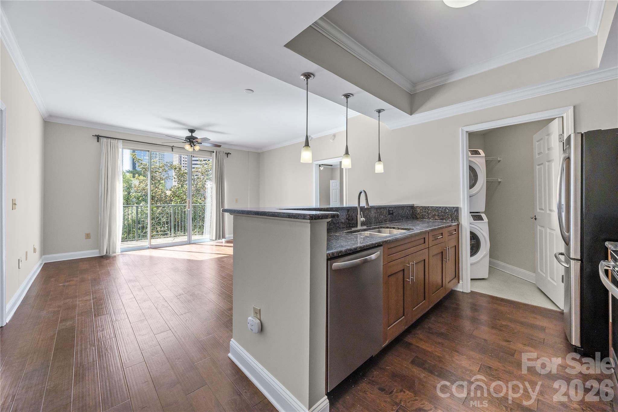 300 W 5th Street 809