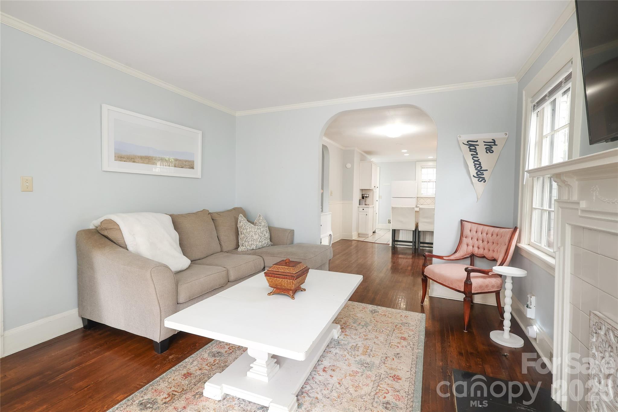 1613 Lombardy Circle