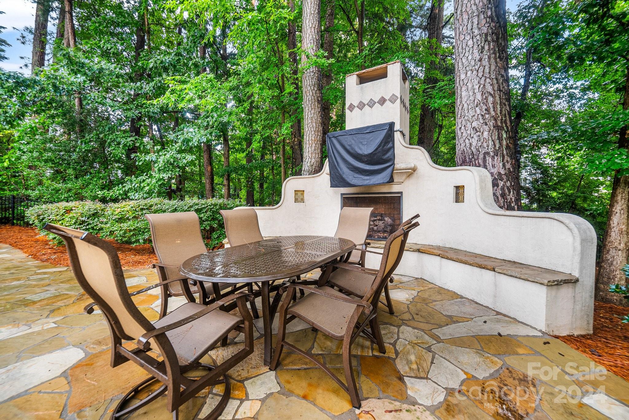 The Peninsula - Residential