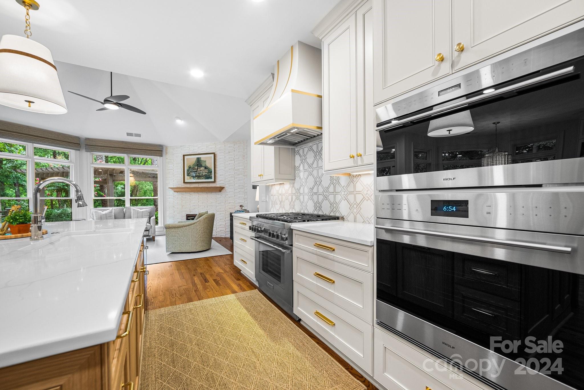 The Peninsula - Residential