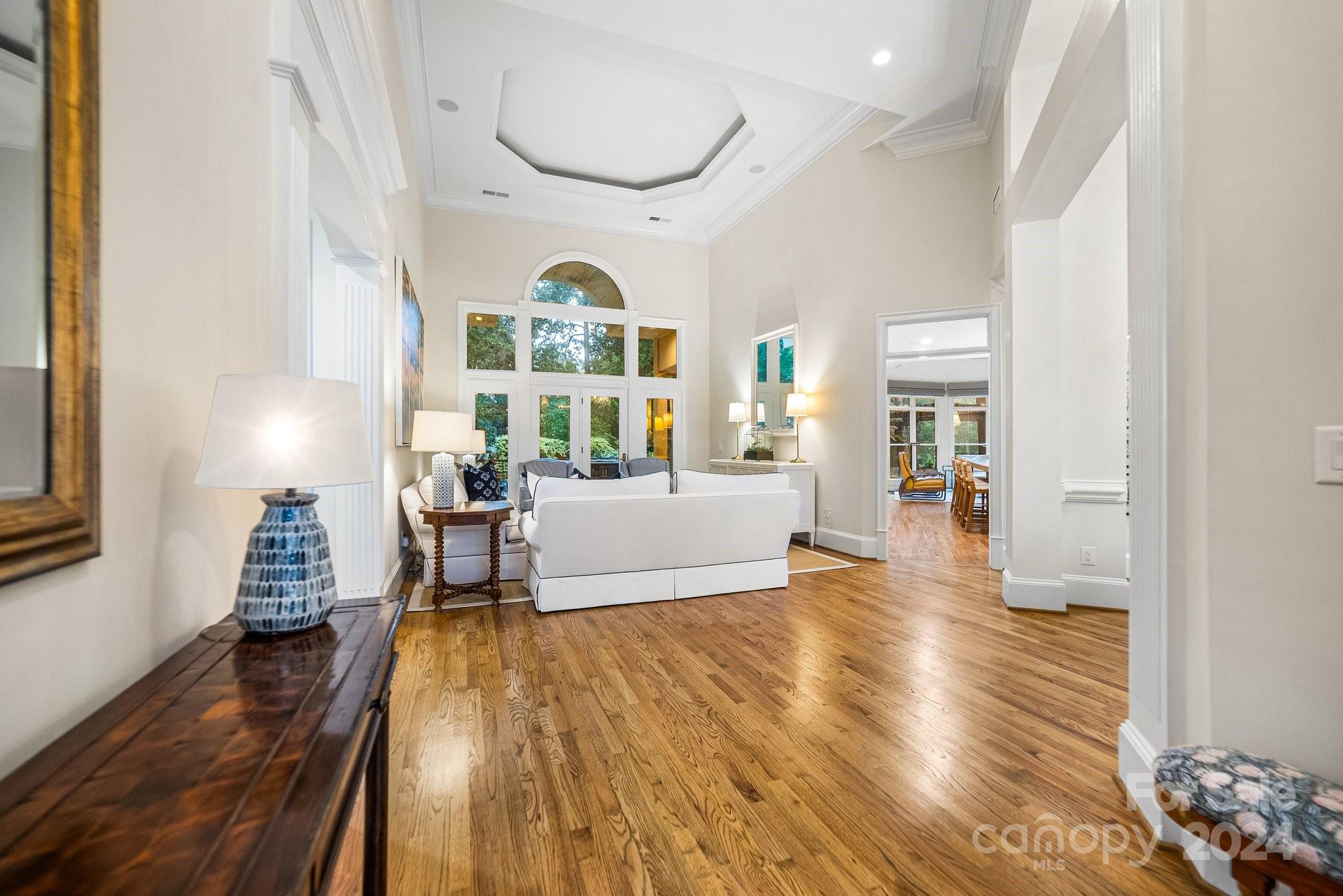 The Peninsula - Residential