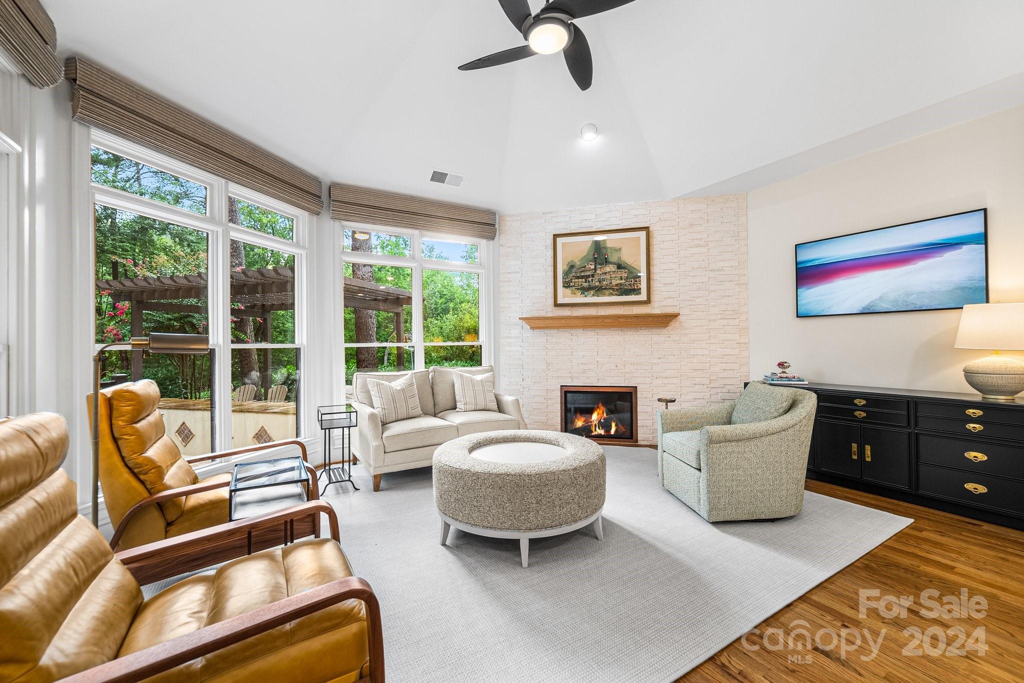 The Peninsula - Residential