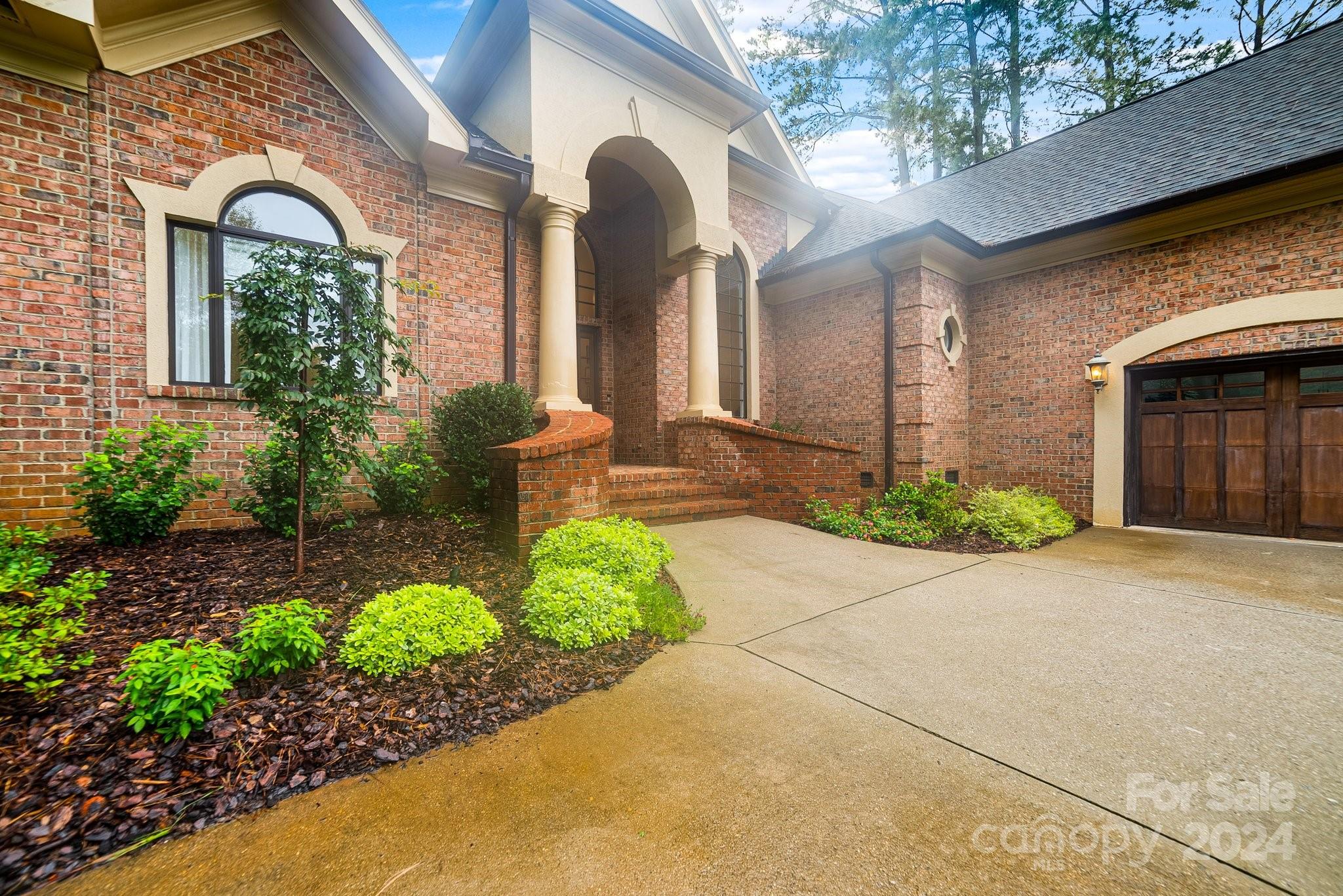 The Peninsula - Residential