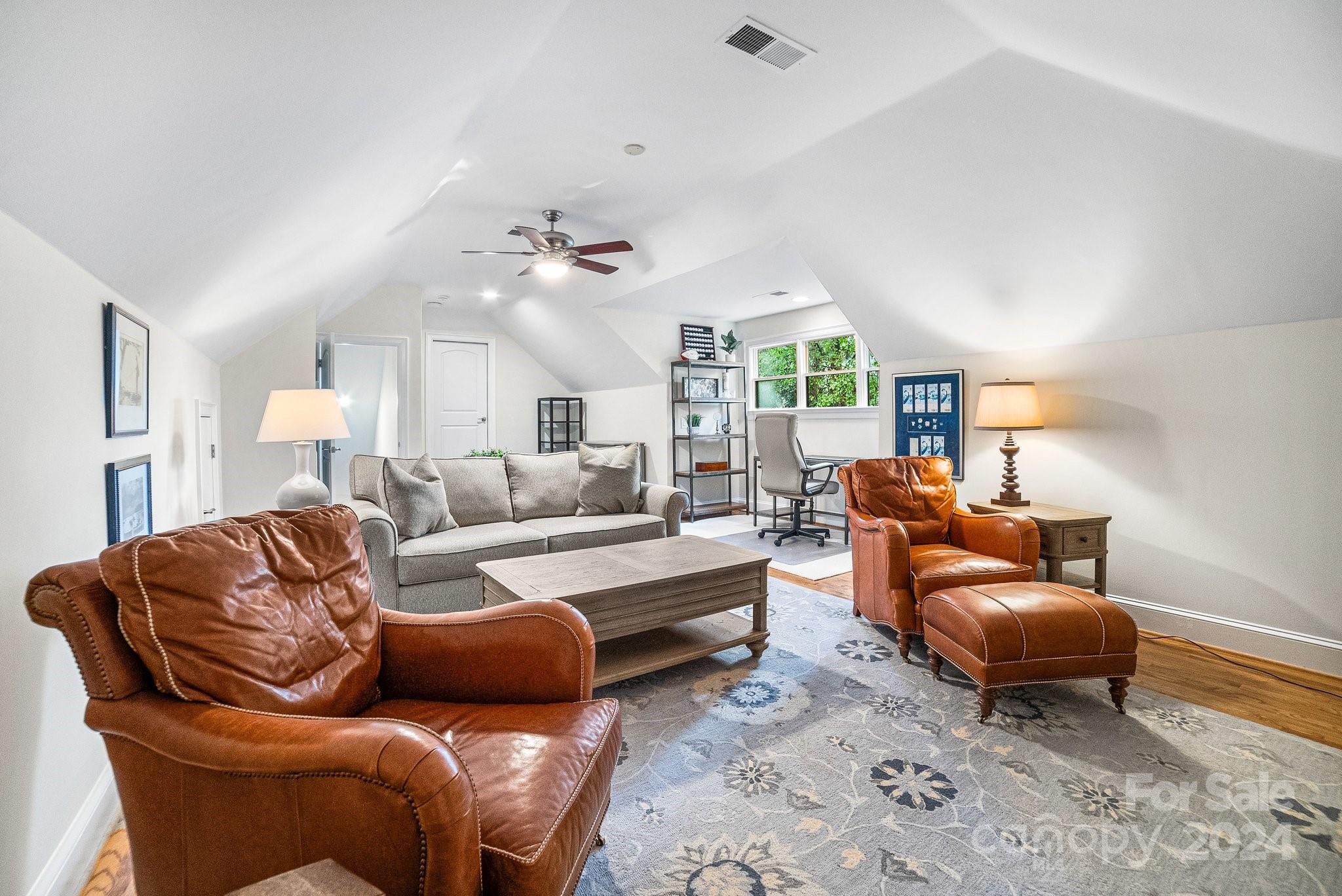 The Peninsula - Residential