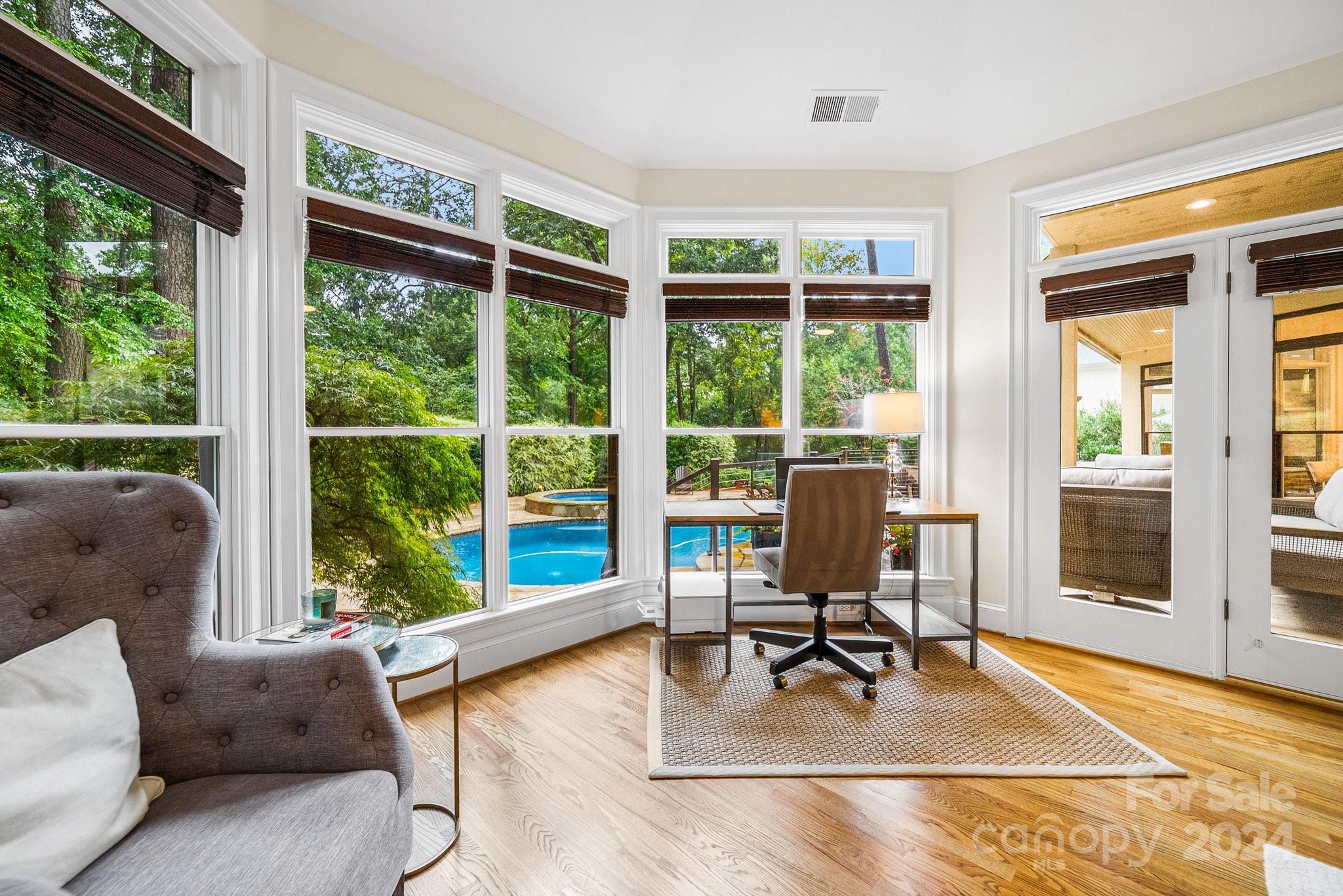 The Peninsula - Residential