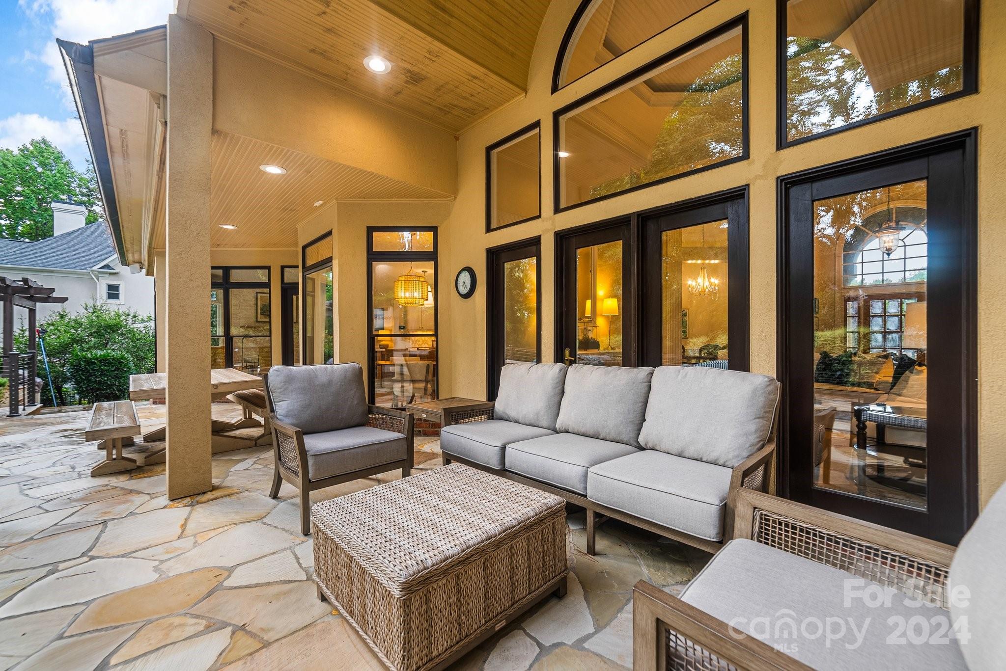 The Peninsula - Residential