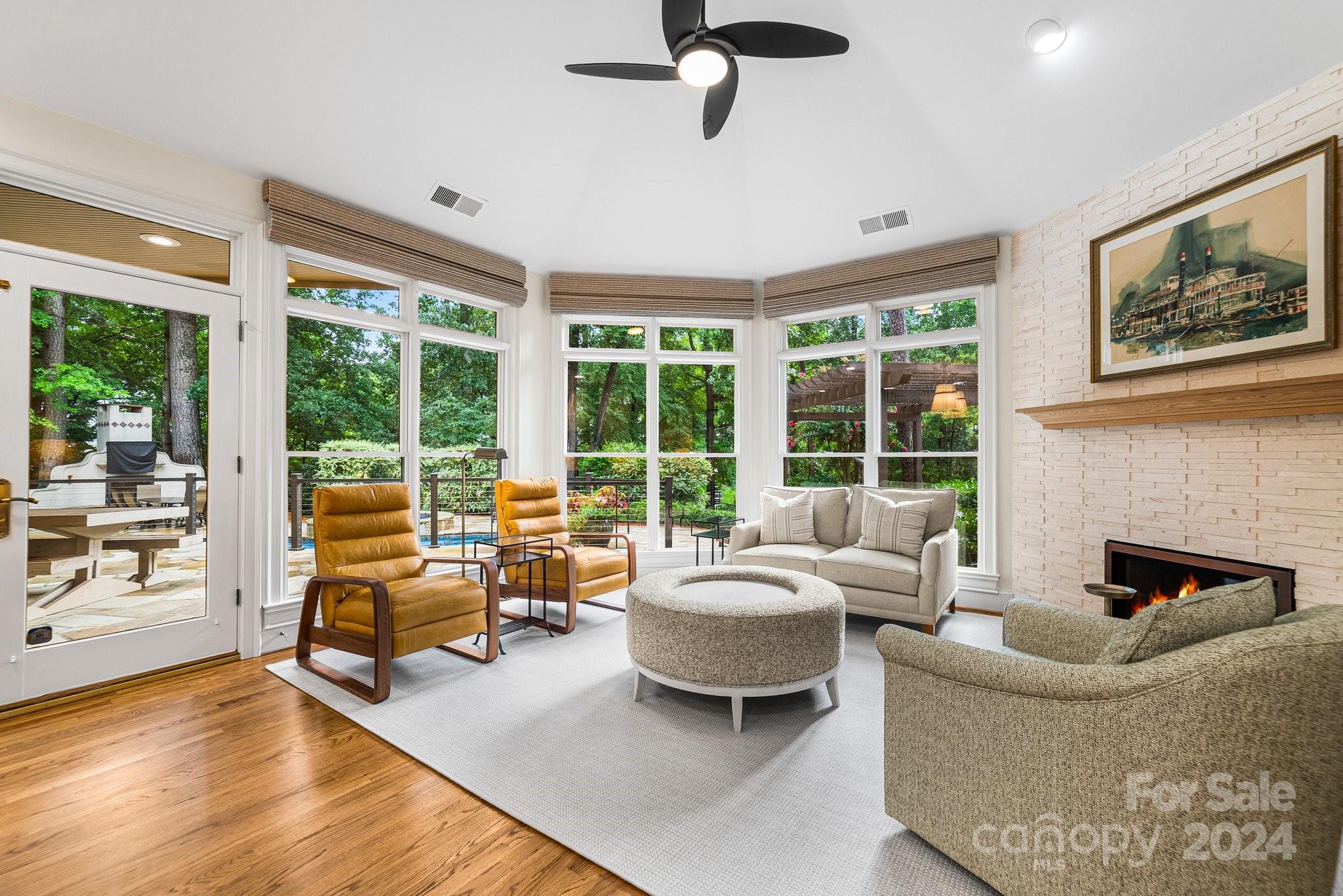 The Peninsula - Residential