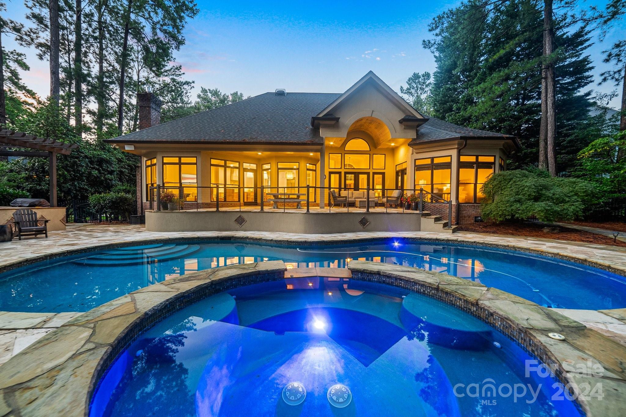 The Peninsula - Residential