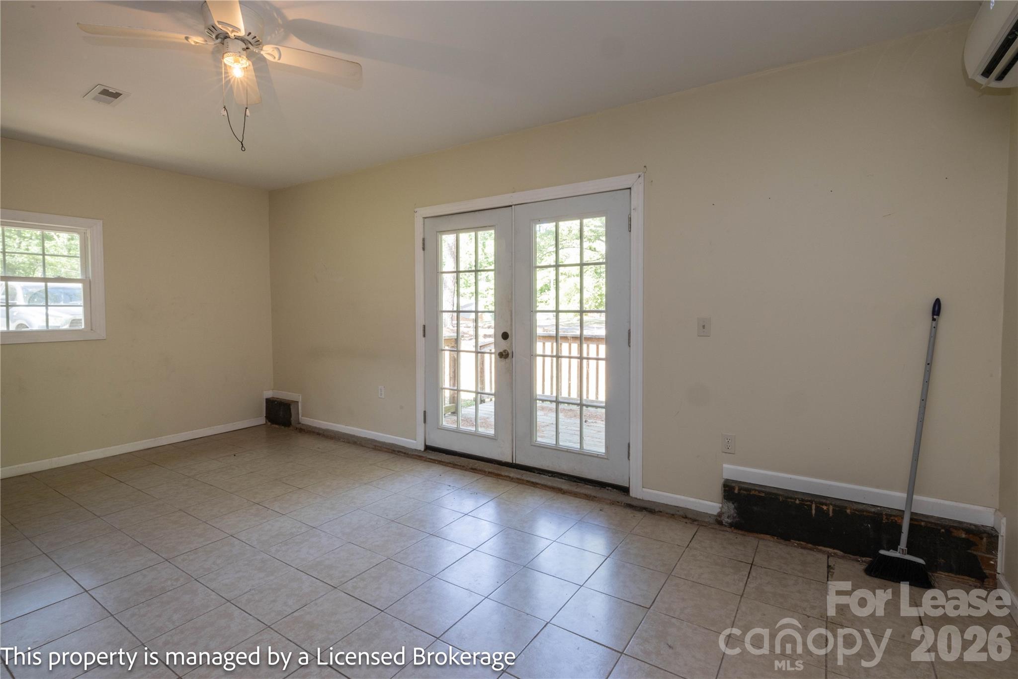 Unknown - Residential Lease