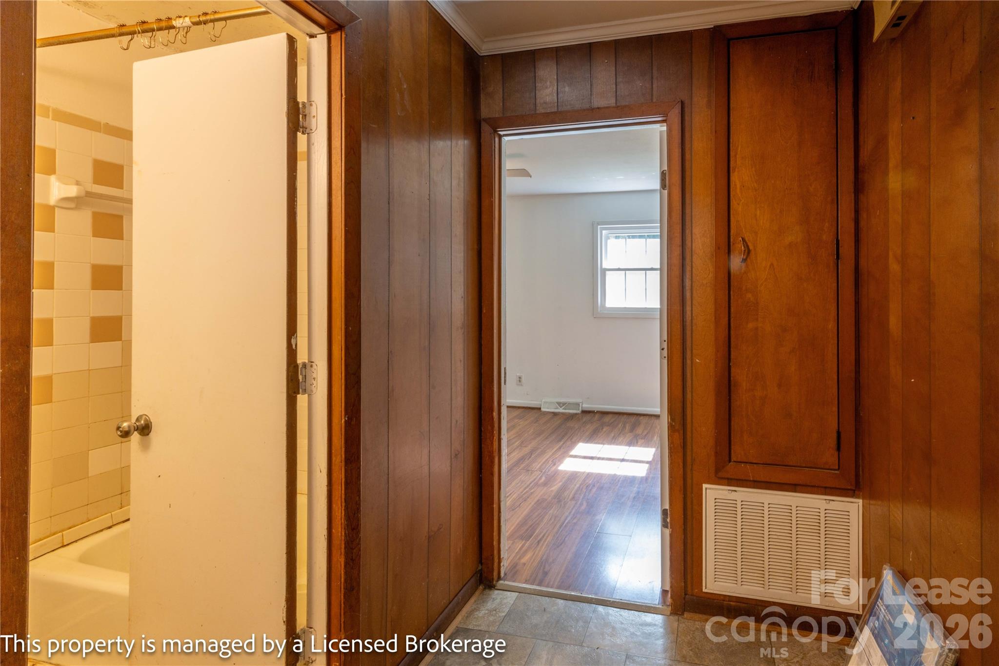 Unknown - Residential Lease