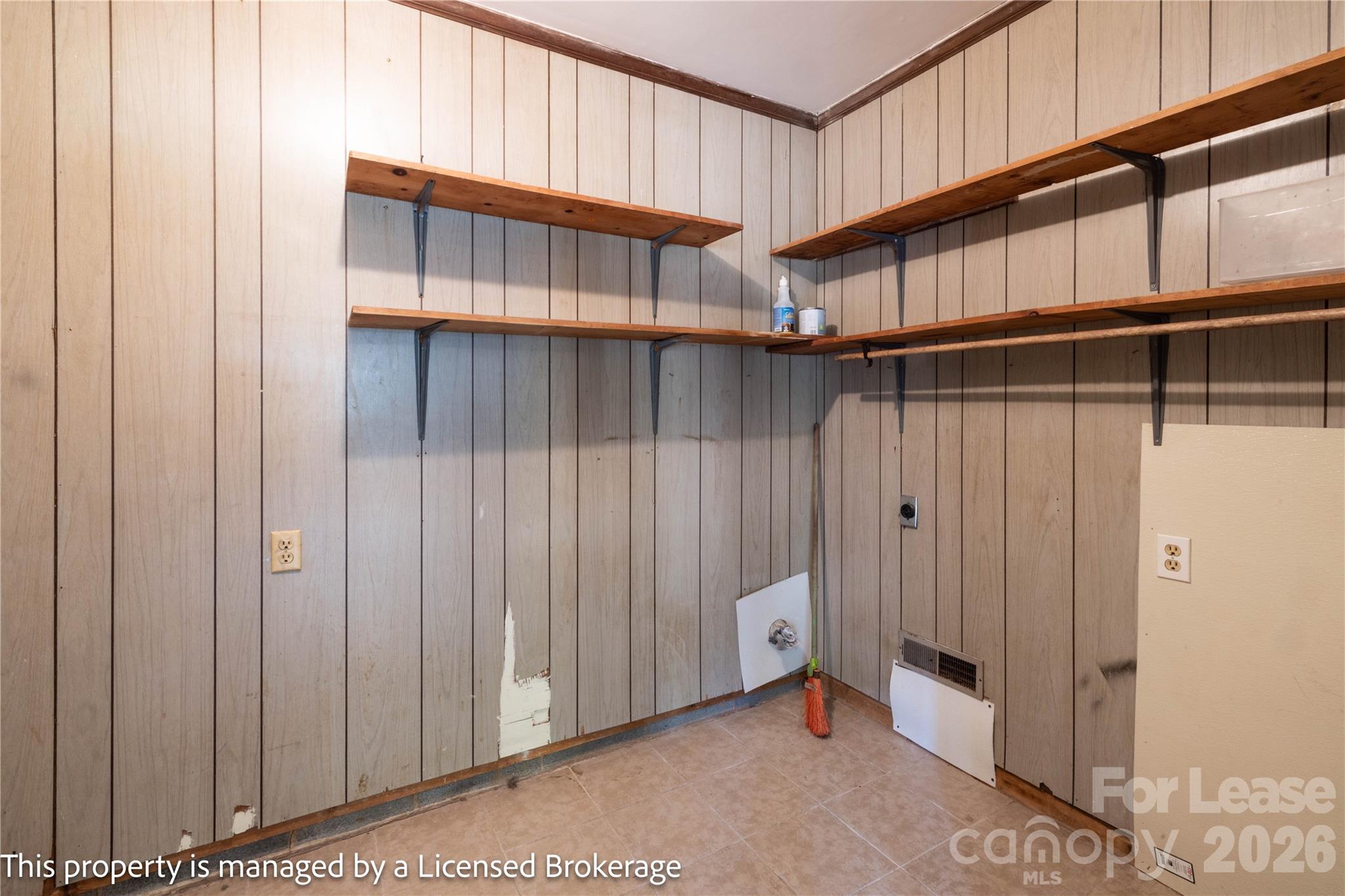 Unknown - Residential Lease