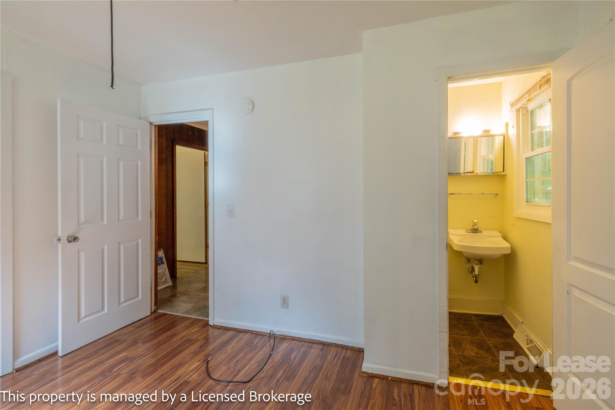 Unknown - Residential Lease