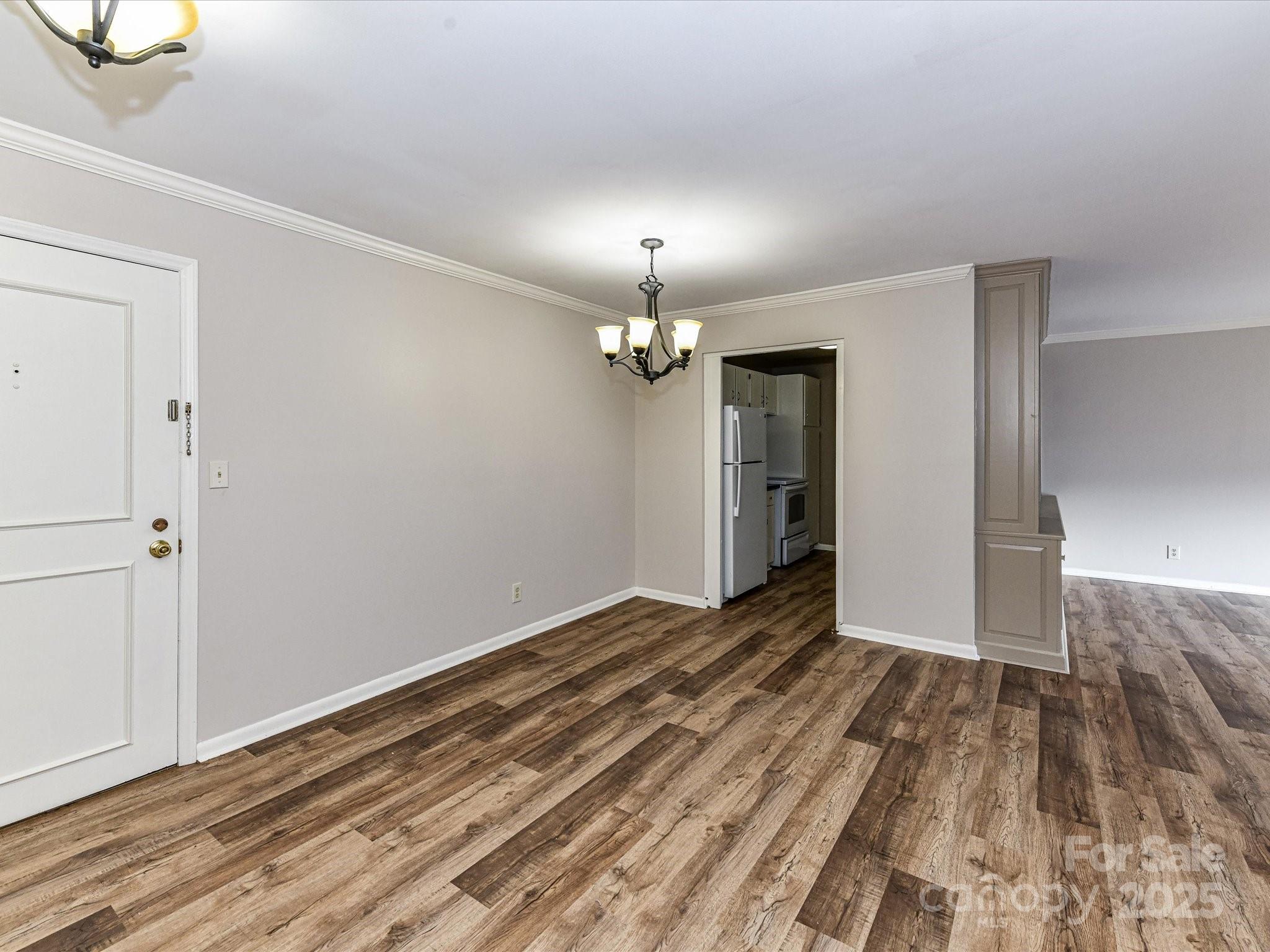 1323 Queens Road