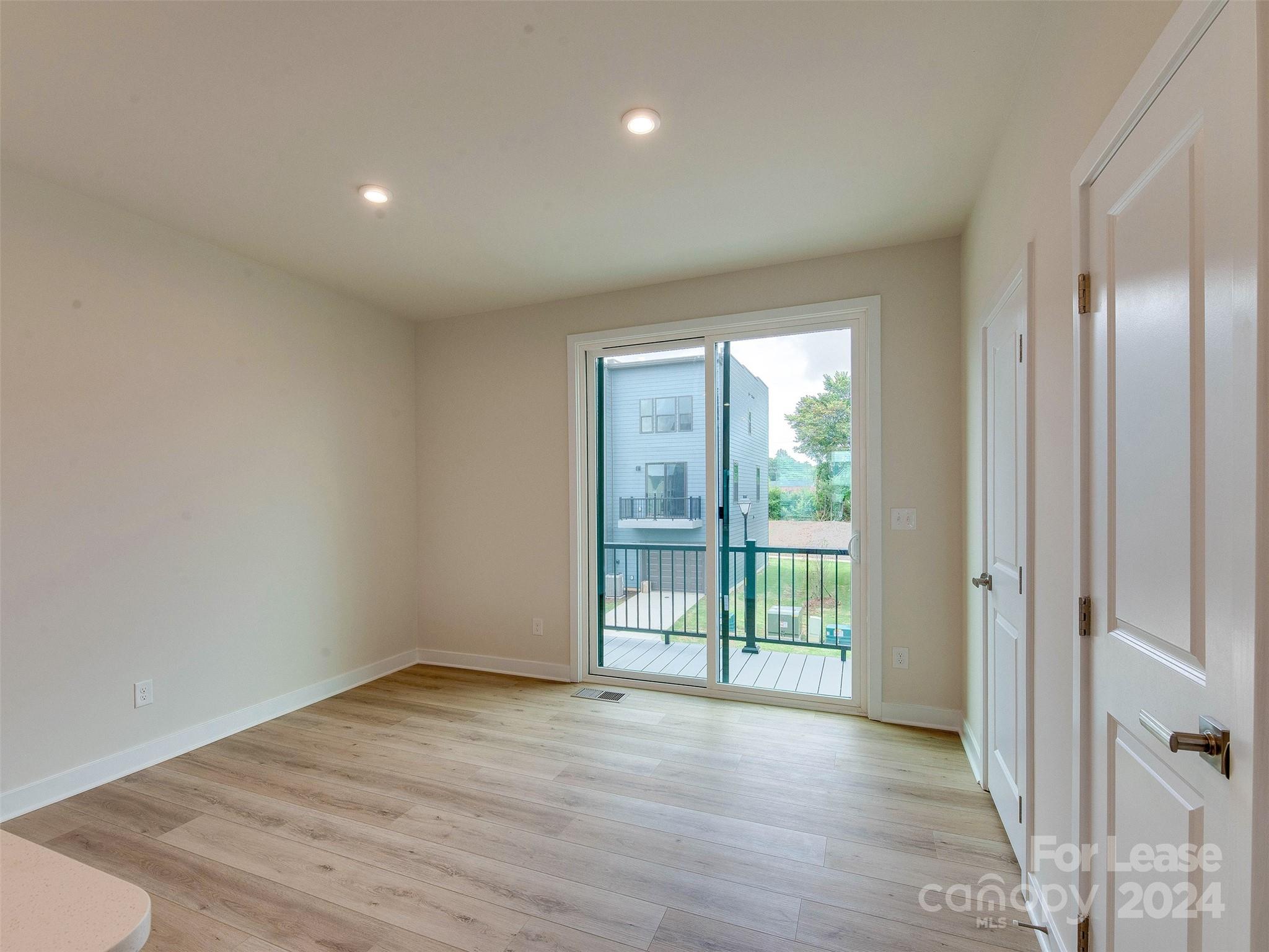Double Oaks - Residential Lease