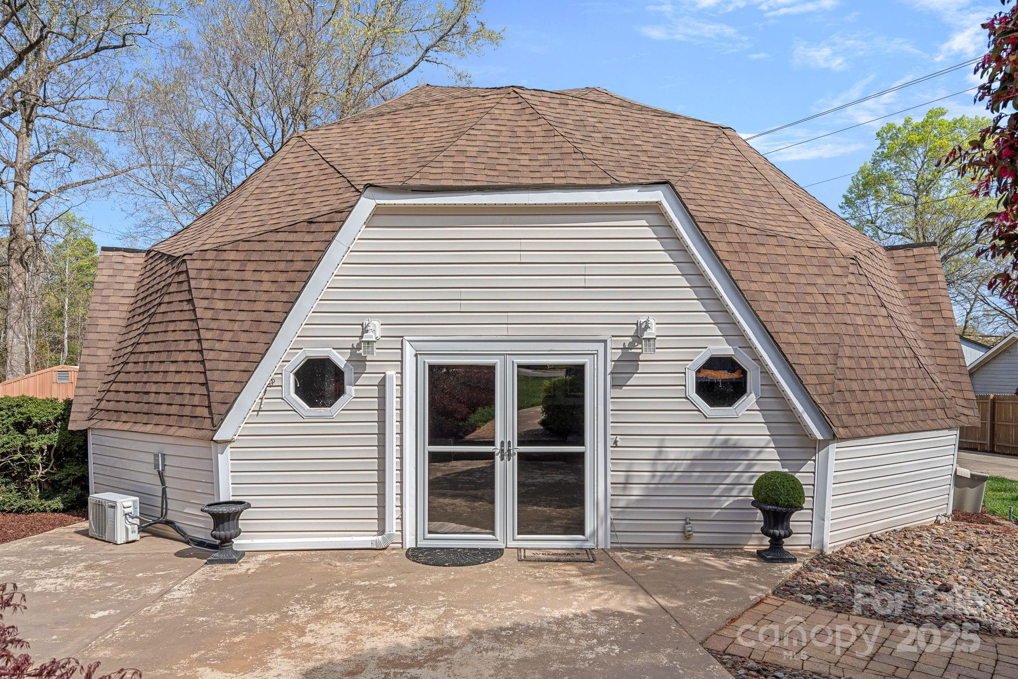 7977 Lucky Creek Lane