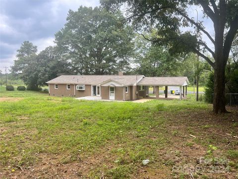 A home in Oakboro