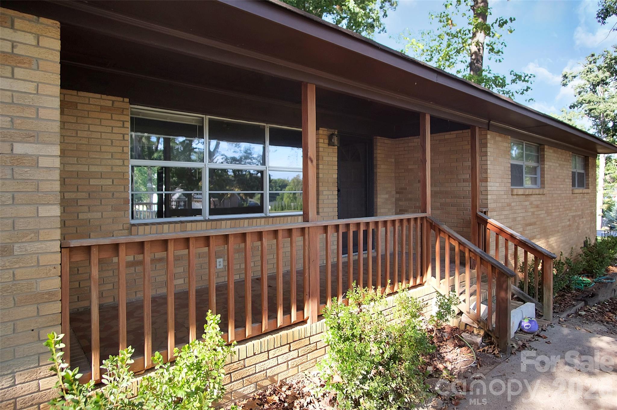 805 Woodside Drive