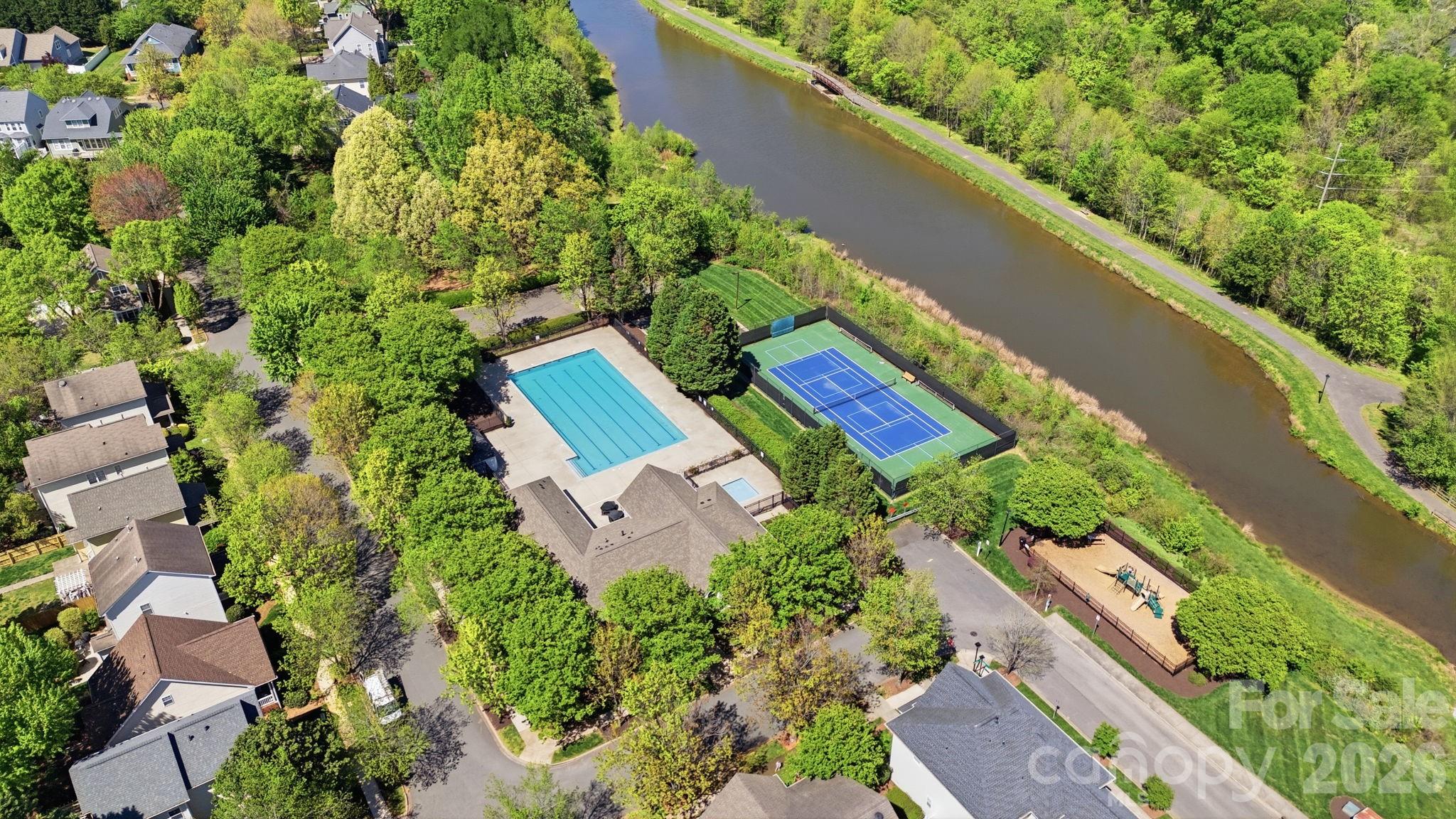 Townhomes at Birkdale Village - Residential