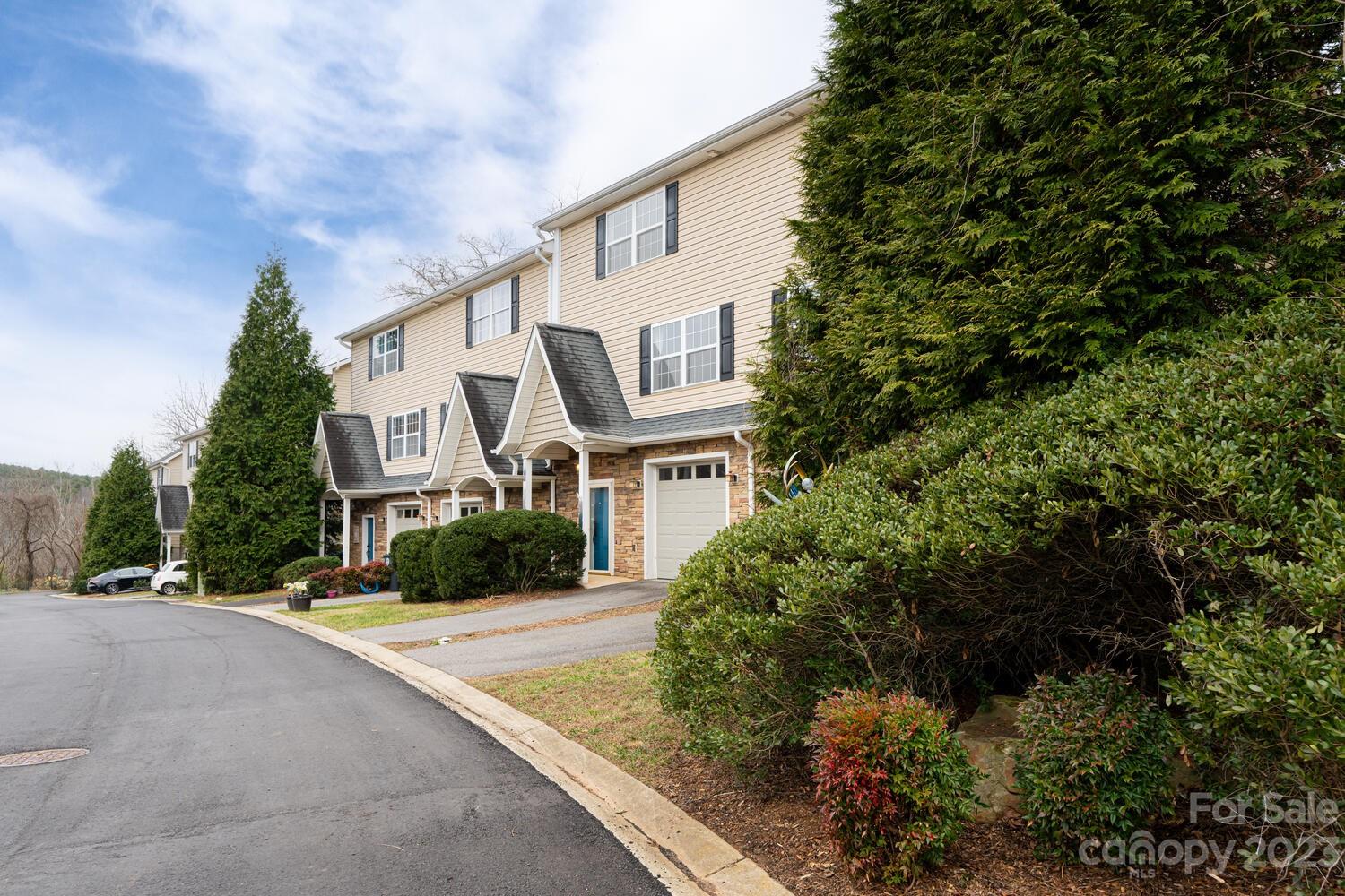 Woodfin Manor - Residential