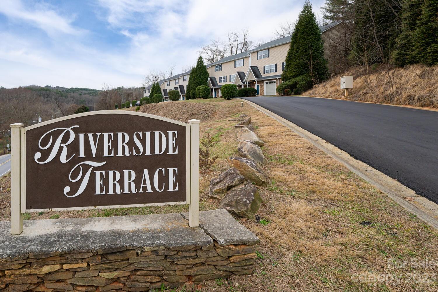 Woodfin Manor - Residential