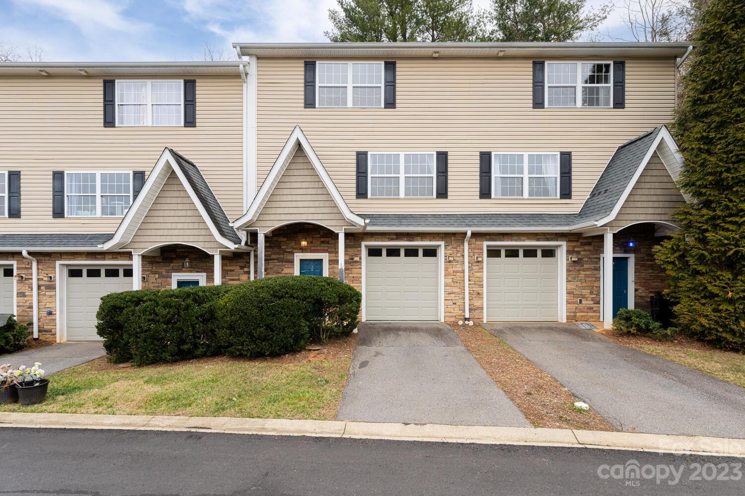 Woodfin Manor - Residential