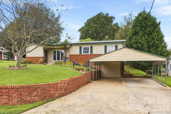 316 HIBRITEN DR SW, LENOIR, NC 28645 - Image dd4e5e414f6e12e5d6bf30ec5f9c52cd/2630990169
