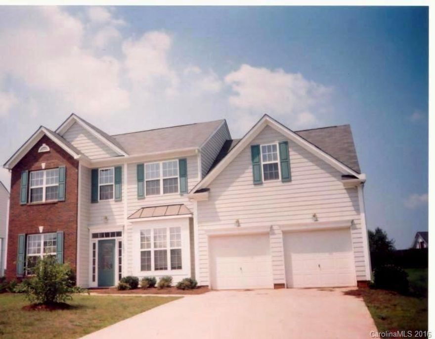 Large 2 story home in a great community.  Convenient to I-85 and I-77.  Close to UNCC.