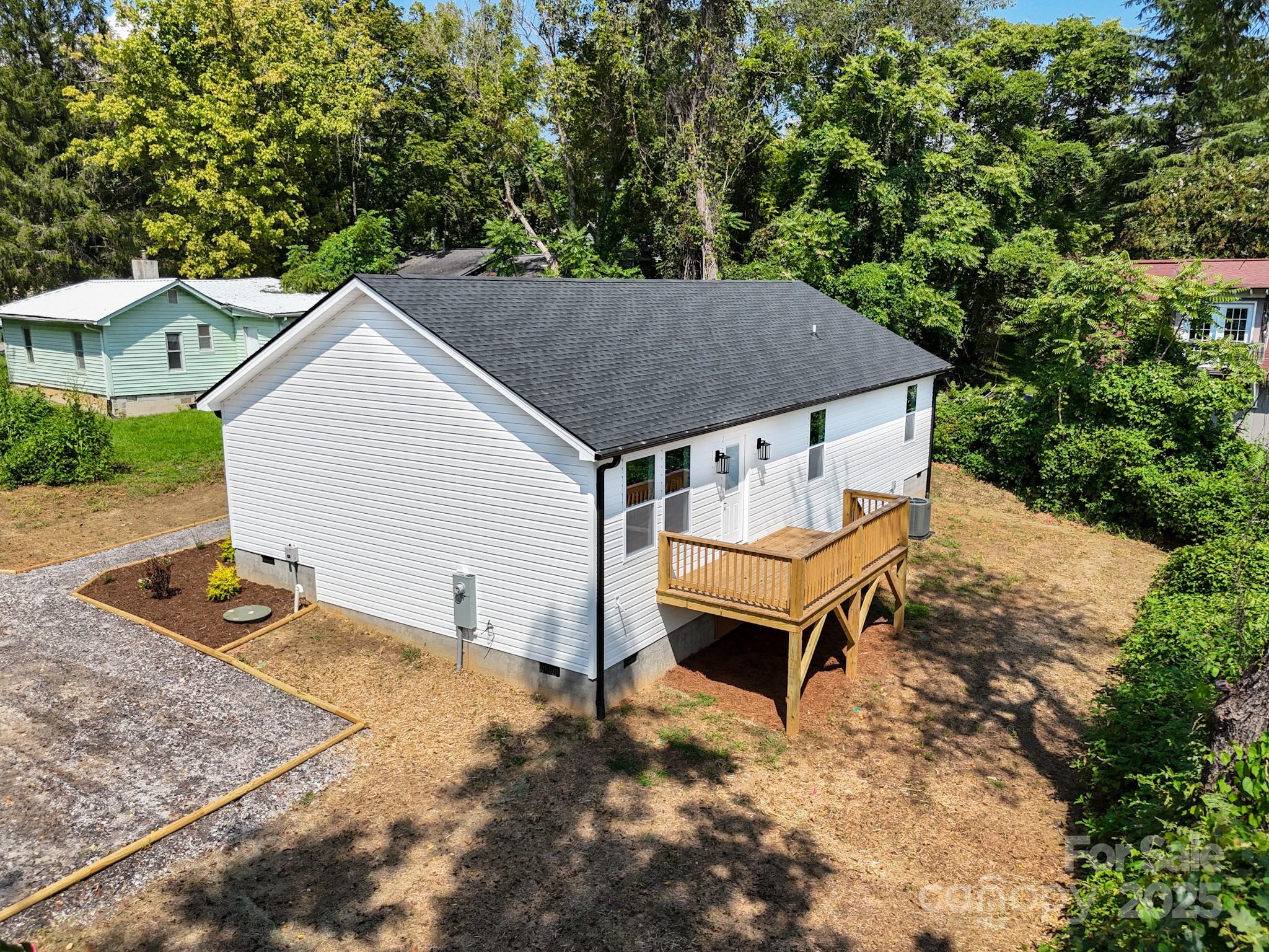 10 White Avenue