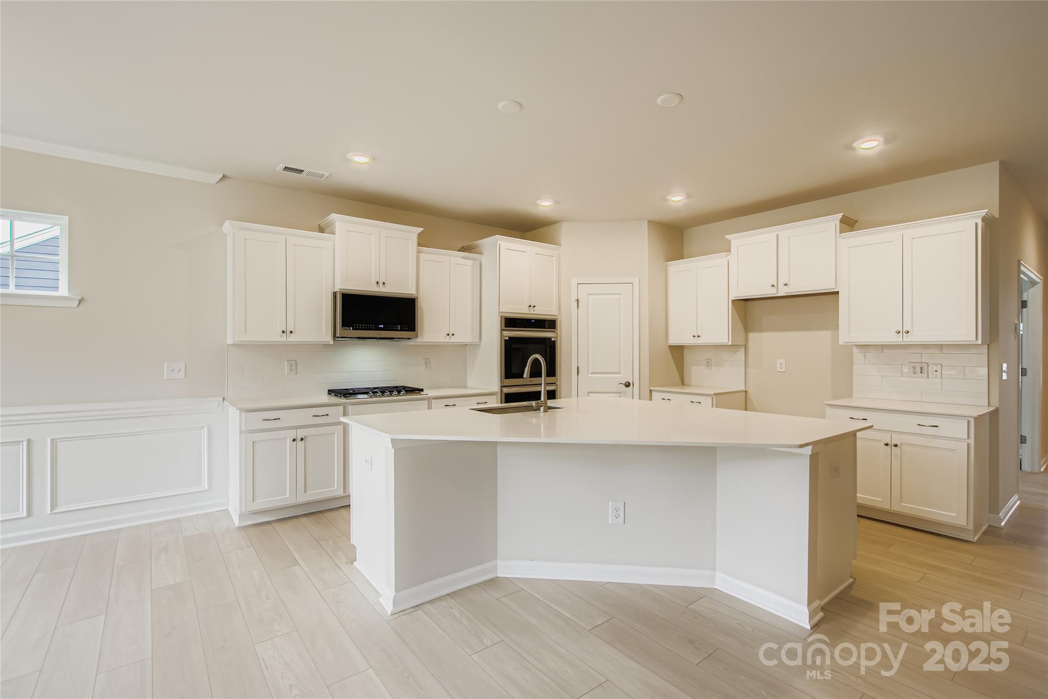 Roselyn - Residential