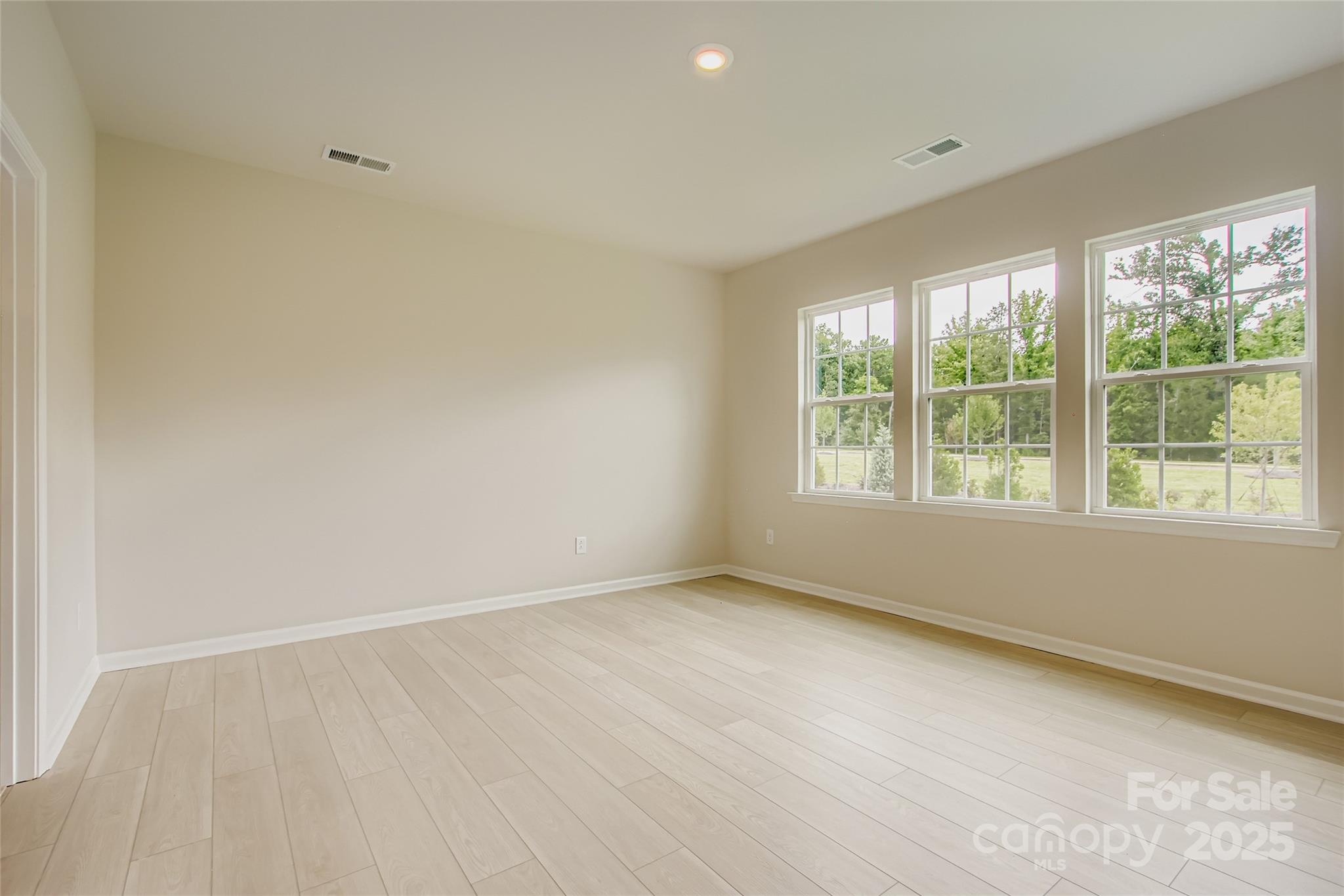 Roselyn - Residential