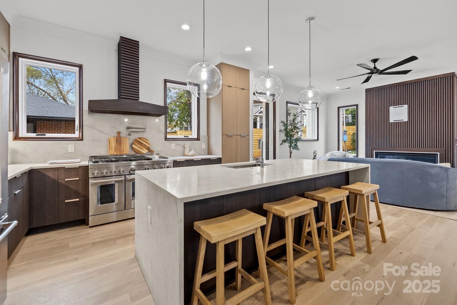 2117 LOMBARDY Circle