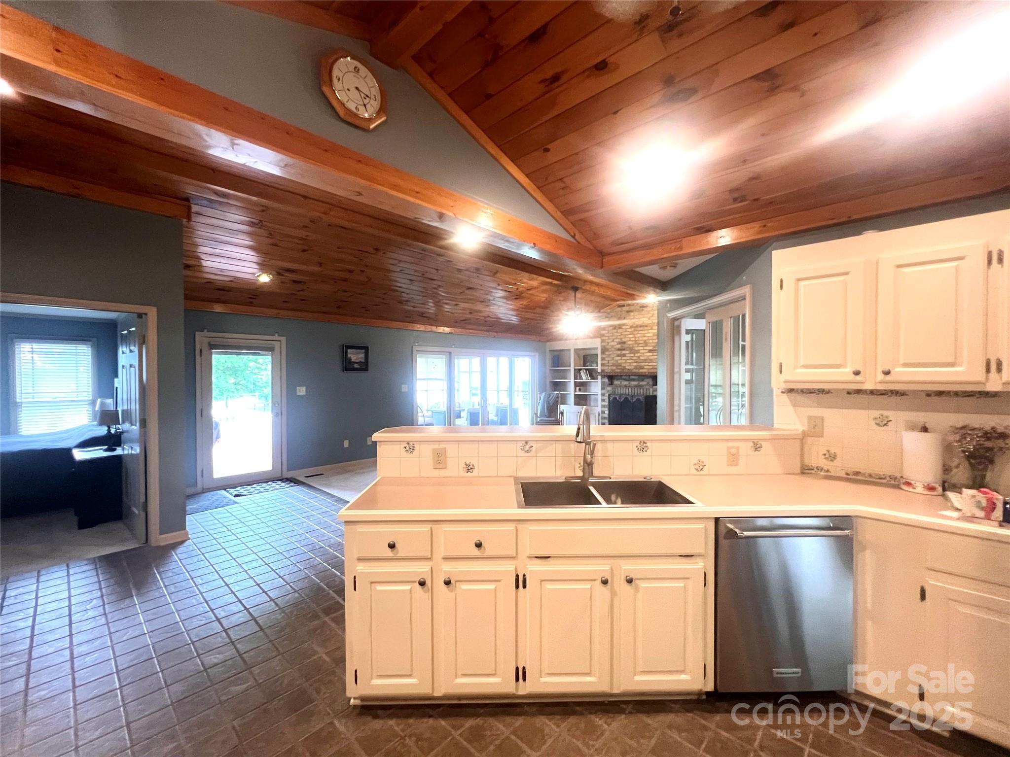 1351 Hardin Road
