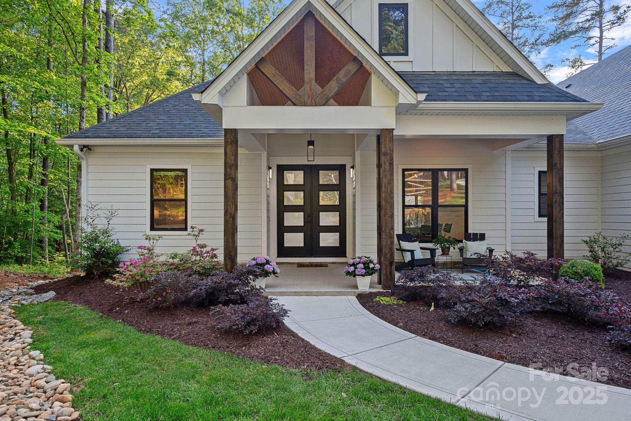 127 Holt Lane