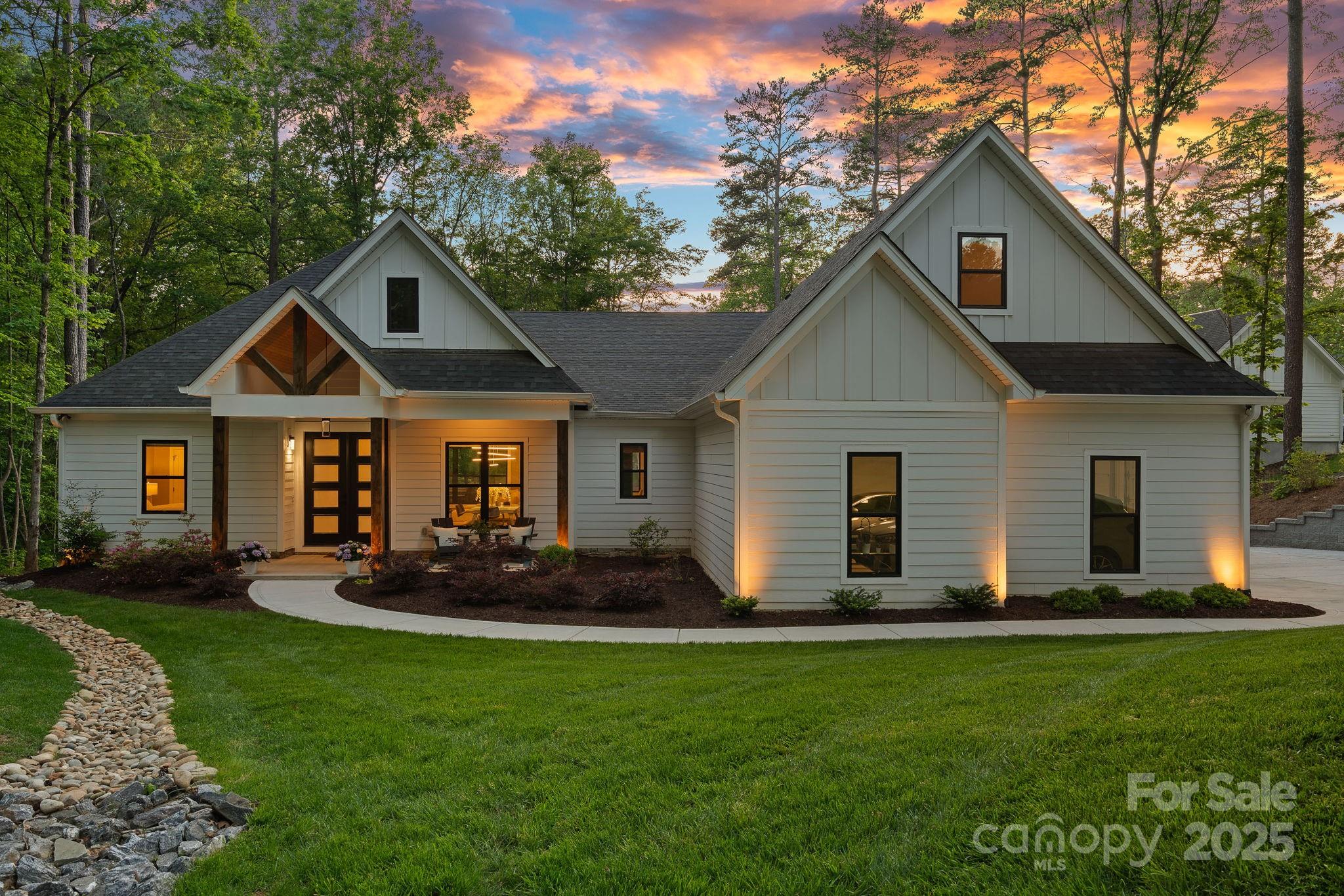 127 Holt Lane
