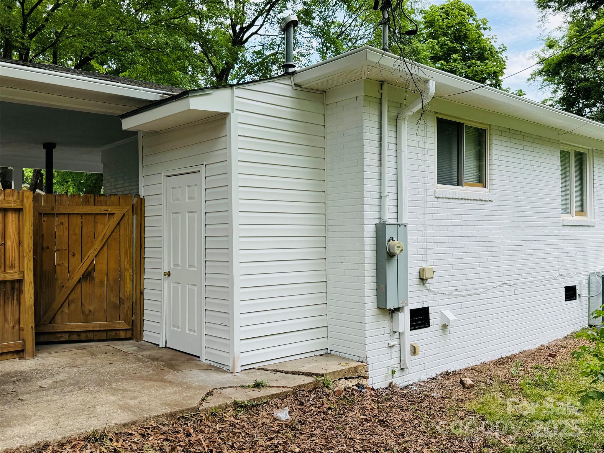 1211 Campus Street