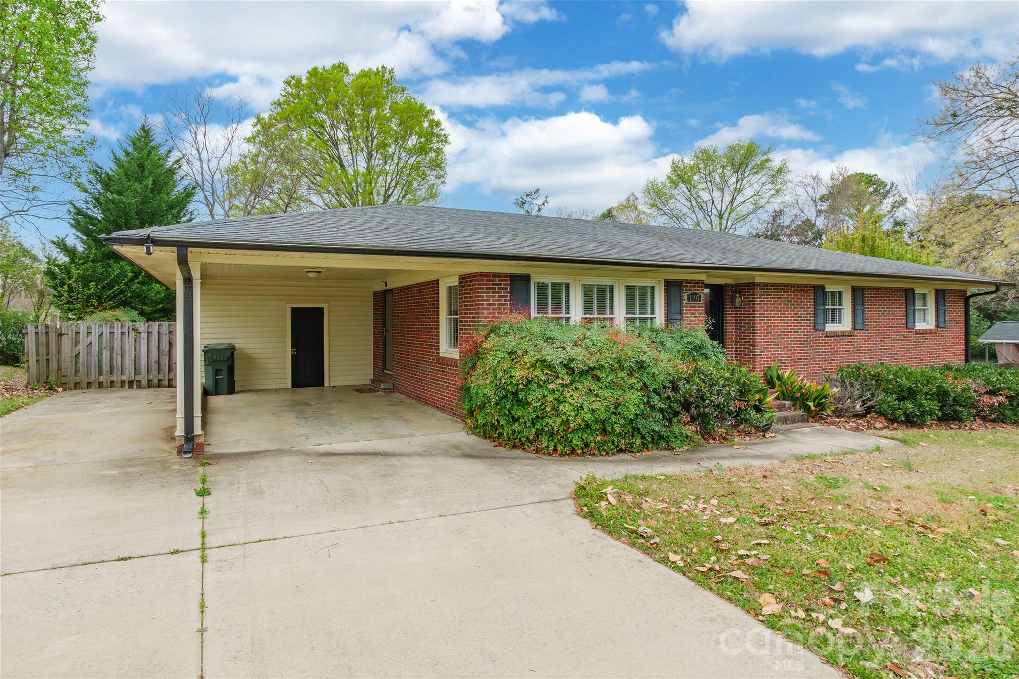1107 Ebinport Road