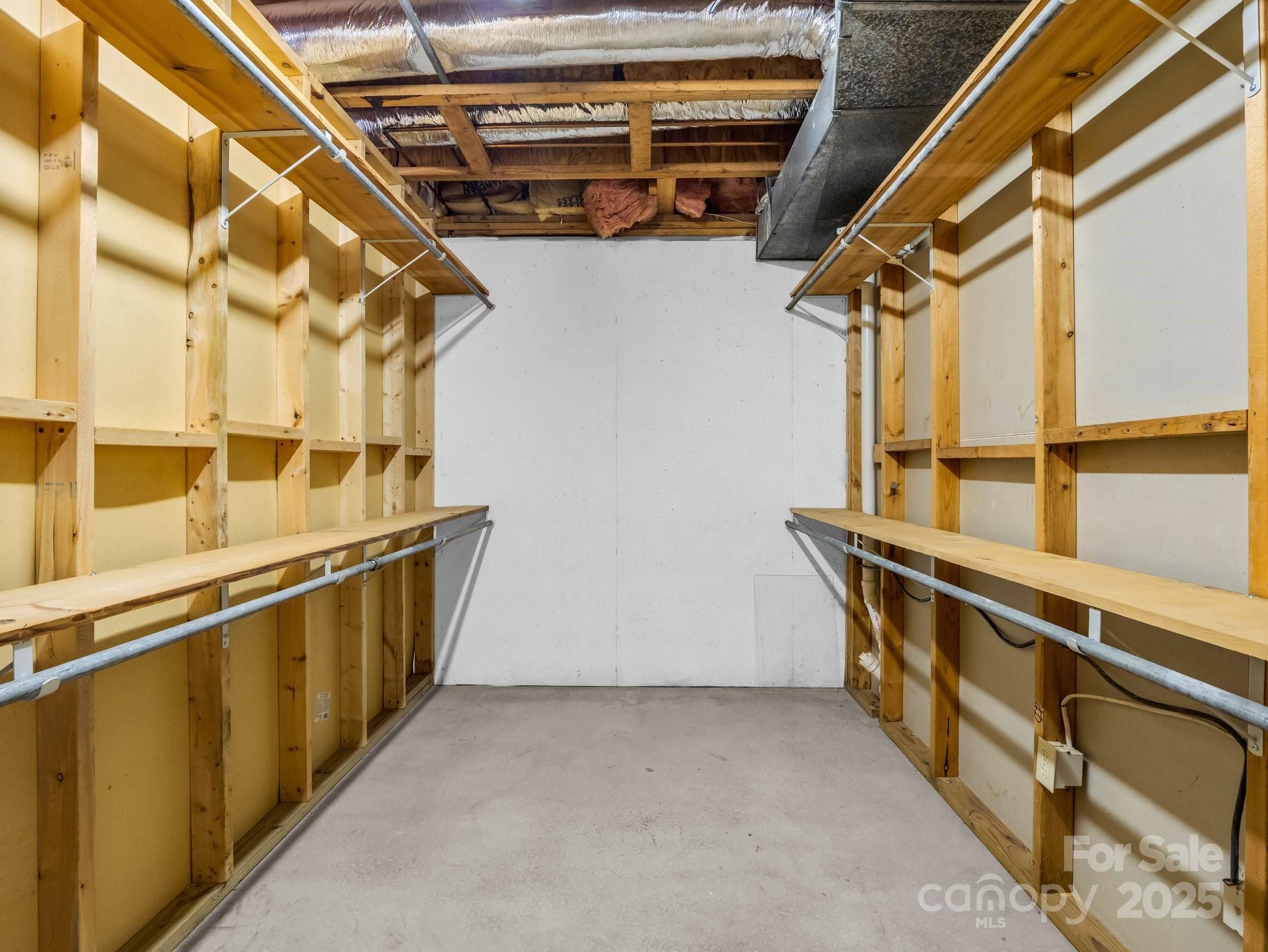 Hunting Country Trails - Residential