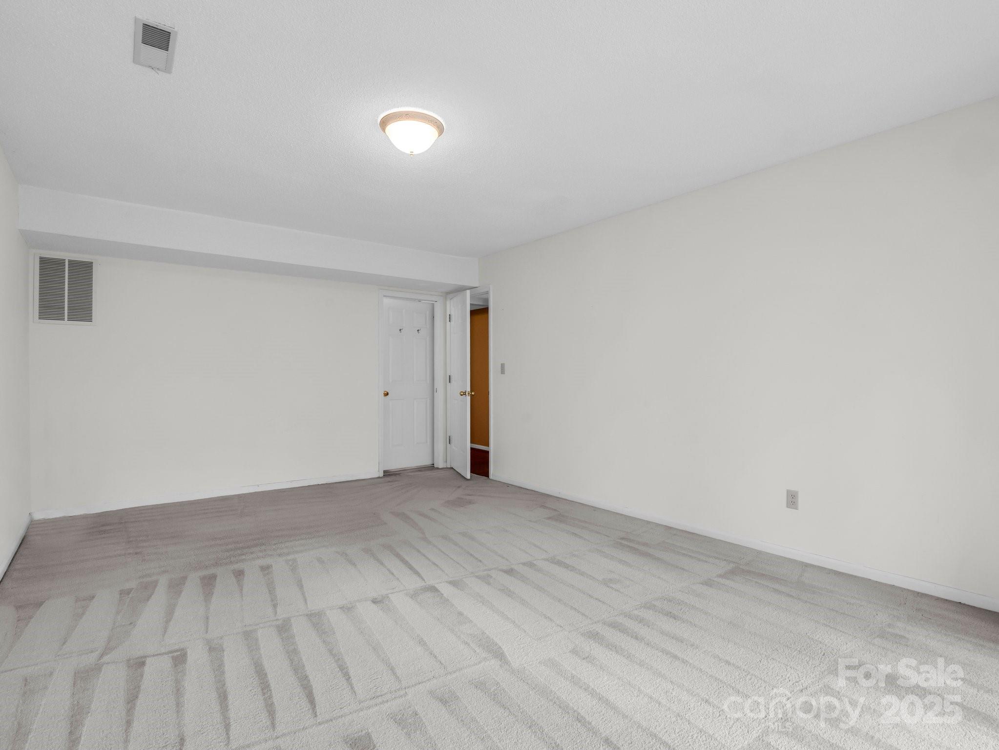 Hunting Country Trails - Residential