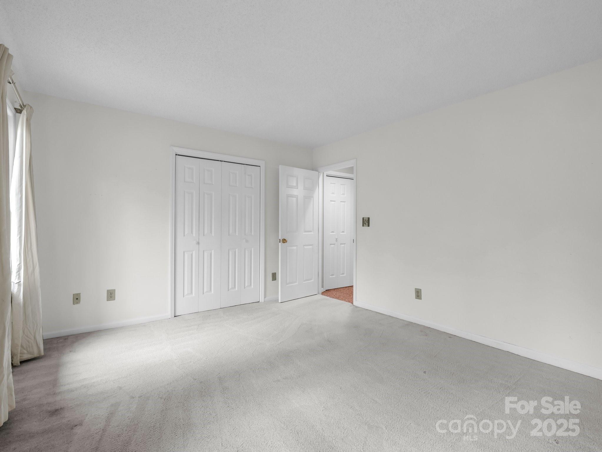 Hunting Country Trails - Residential