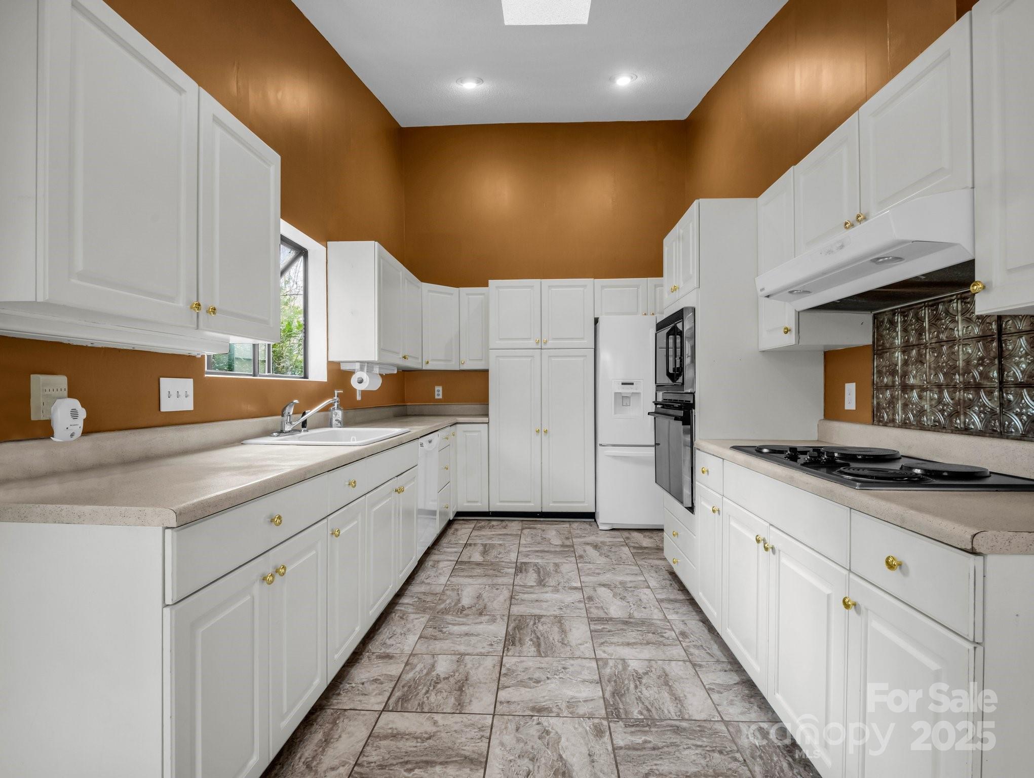 Hunting Country Trails - Residential