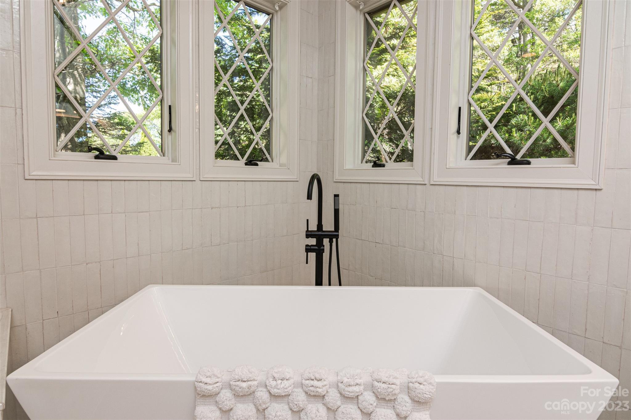 Reynolds Mountain - Residential