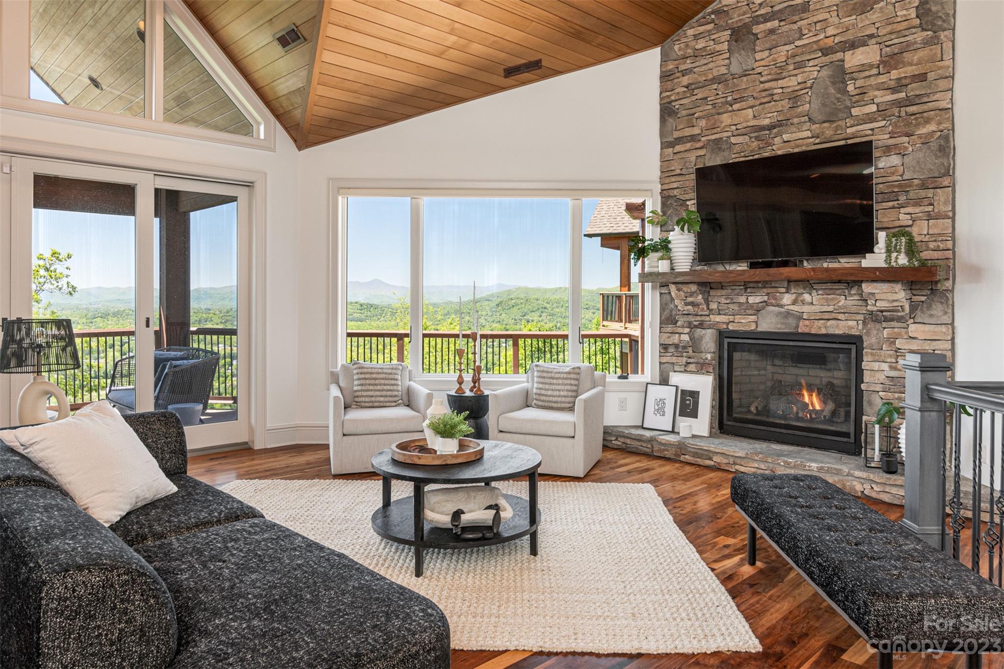 Reynolds Mountain - Residential