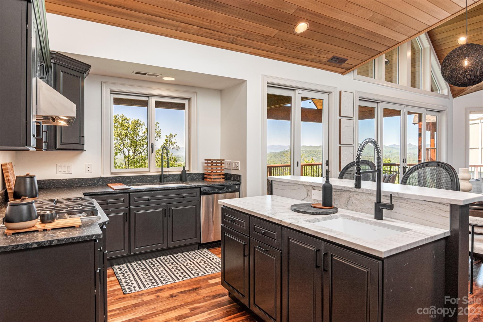 Reynolds Mountain - Residential